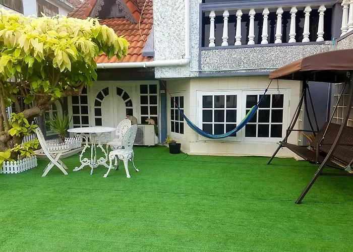 Waterside House &hostel *