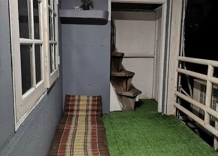 Waterside House &hostel