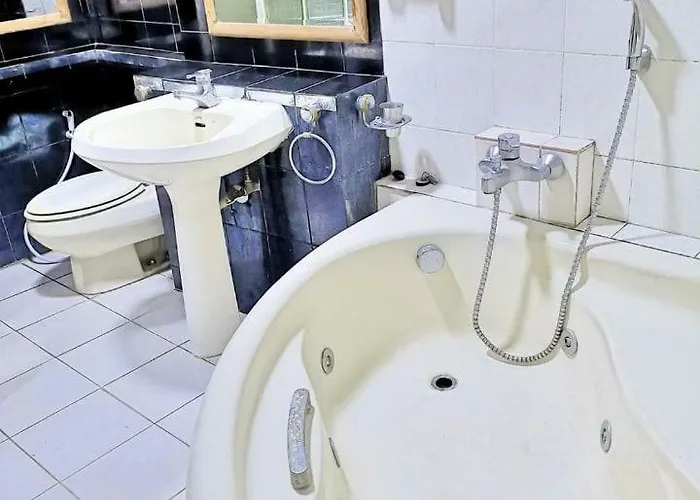 Waterside House &hostel 旅馆