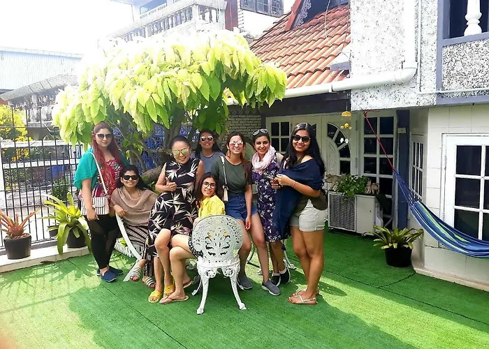 Waterside House &hostel 旅馆